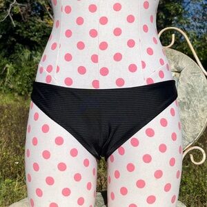 NWT Beach Bunny Bikini Bottom